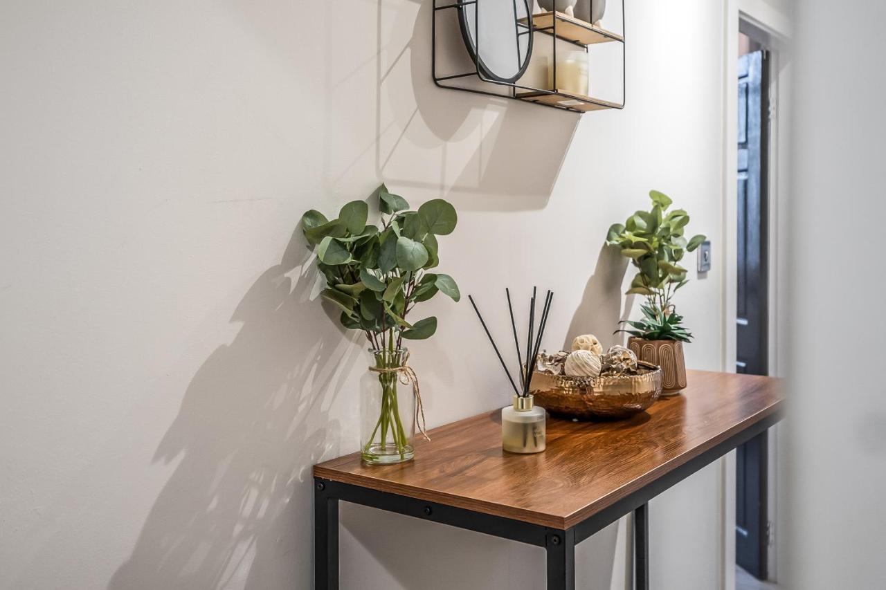 אדינבורו Private Ground Floor Main Door Entrance - Spacious 2 Bedroom Property - The Shore, Leith מראה חיצוני תמונה