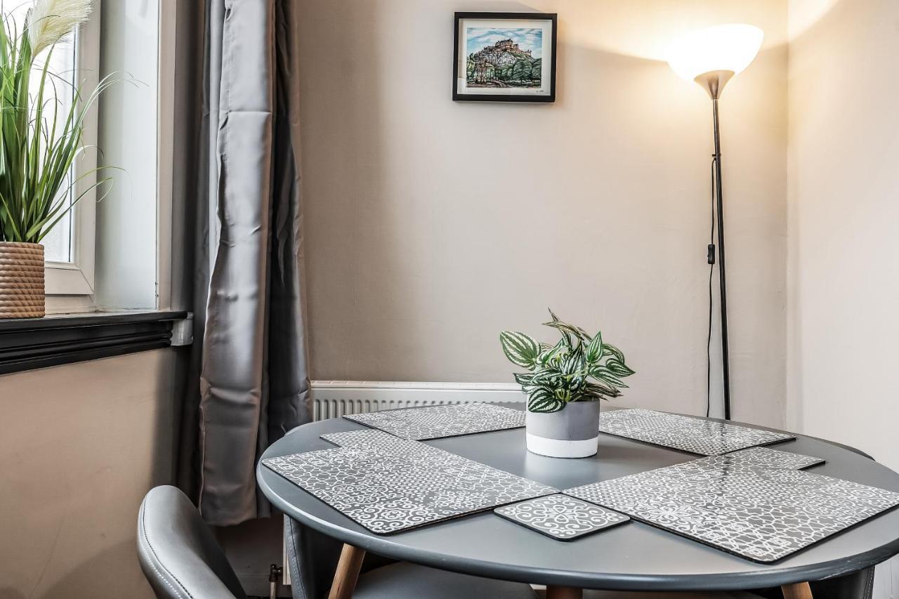 אדינבורו Private Ground Floor Main Door Entrance - Spacious 2 Bedroom Property - The Shore, Leith מראה חיצוני תמונה